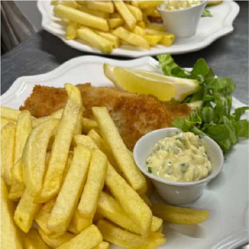 Fish and chips maison accompagné de frites chez O’Grobistrot