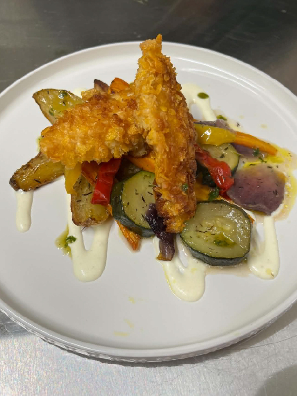 Plat de saison servi chez O’Grobistrot Plat maison avec légumes de saison servi chez O’Grobistrot dans le Beaujolais